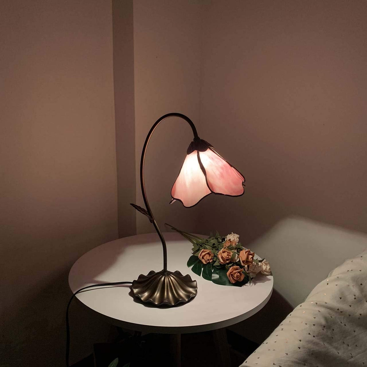 L10810 1-Light Pink Flower Tiffany Style Stained Glass Table Lamp