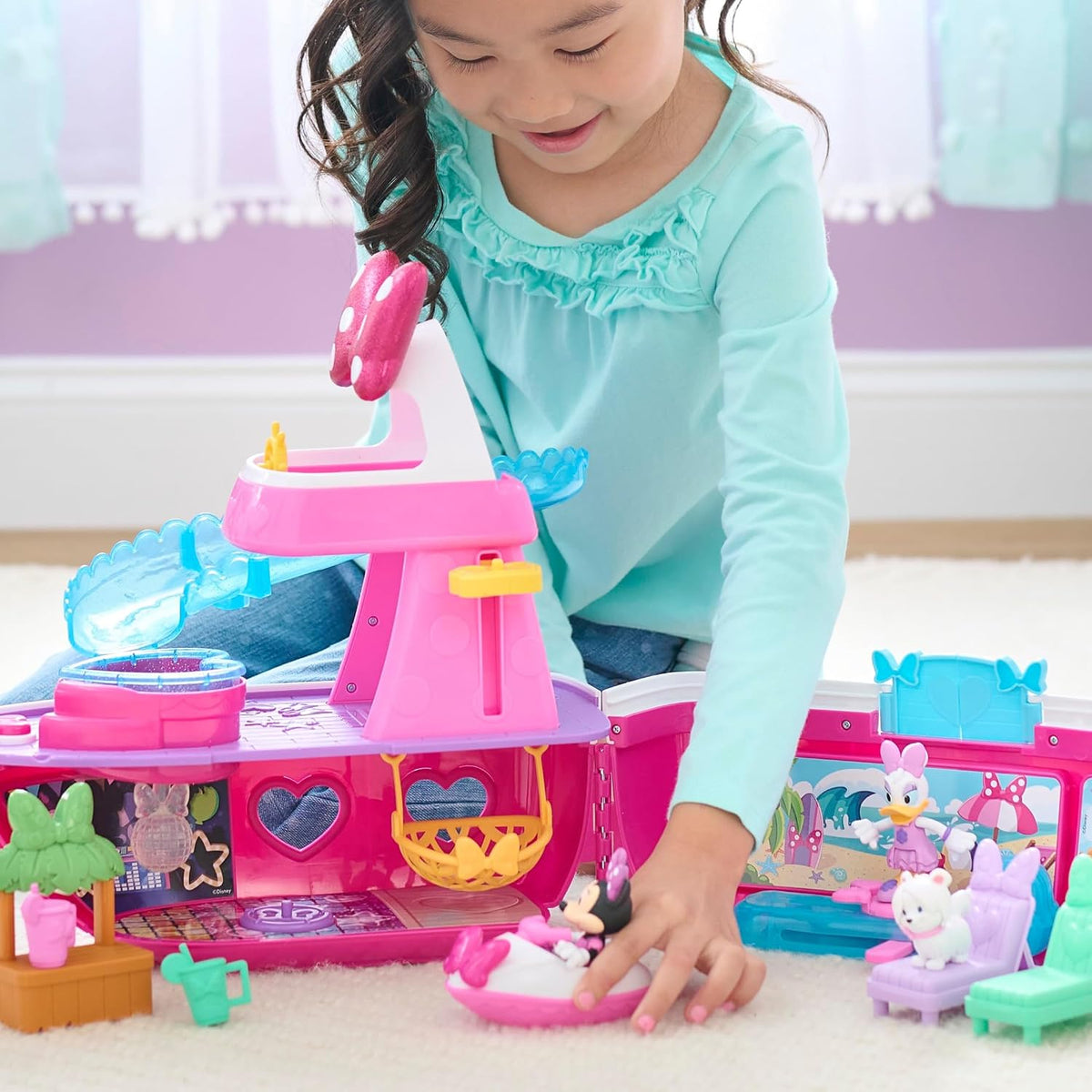 Junior Minnie Mouse Bowdazzling Yacht, Lights and Sounds, 16-piece Playset with Figures, Pink, Boat, Bonus Pieces, Kids Toys for Ages 3 Up by Just Play
