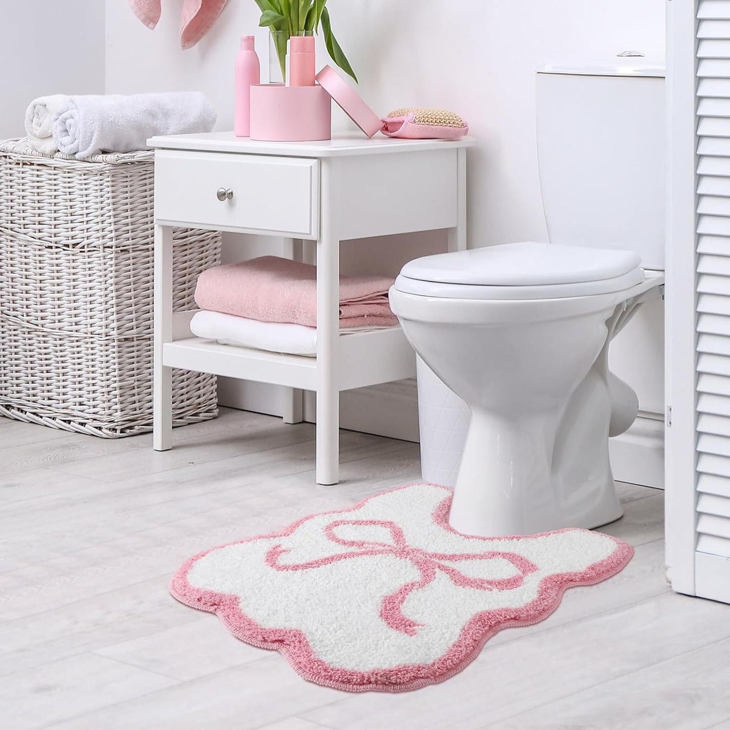 HunnmingRe Bow Toilet Rug U-Shaped Luxury Scalloped Bathroom Mat Non Slip Cute Microfiber Soft Plush Bath Rugs Pastel Bathroom Decor Coquette Stuff for Toilet Base(Pink,24 x 20 Inches)