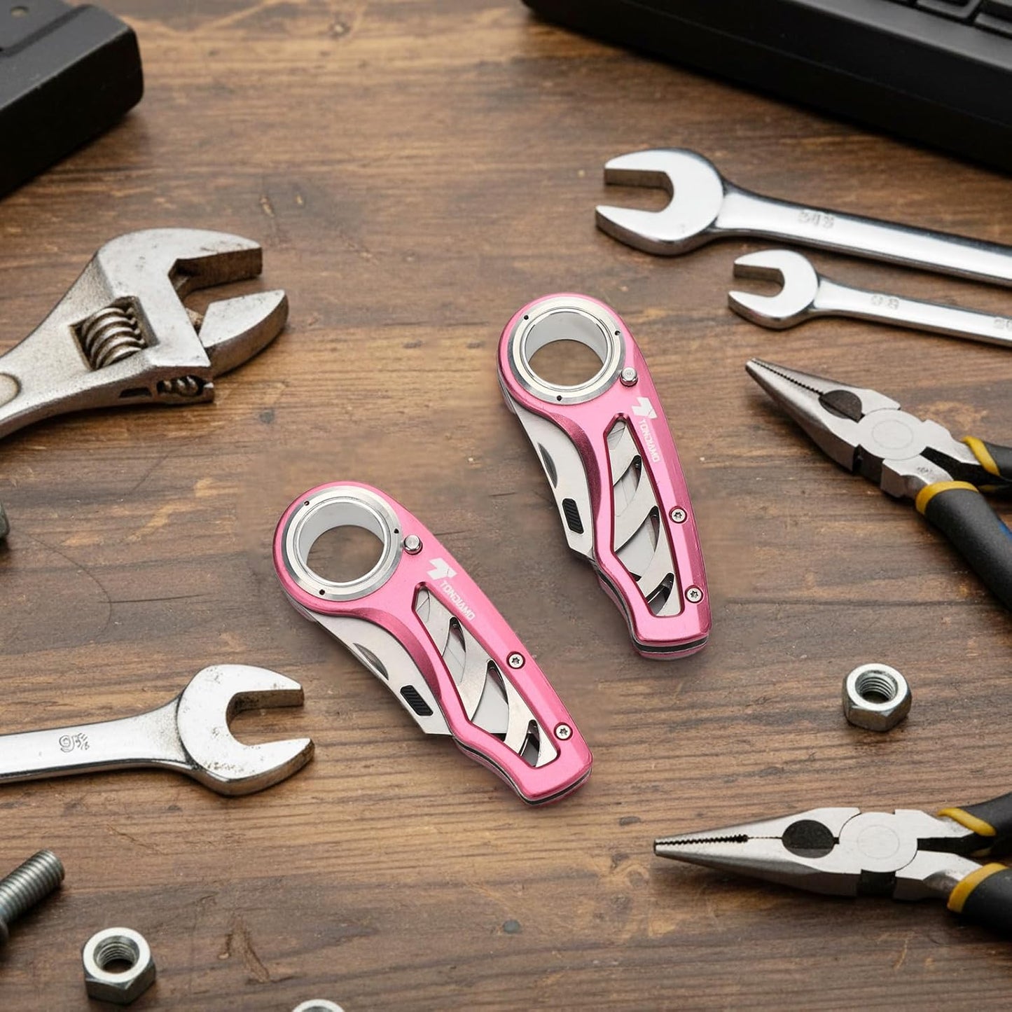 Tondiamo 2 Pcs Folding Pocket Utility Knife Heavy Duty Box Cutter Folding Razor Knife with Anti Slip Finger Loop Easy Change Blades 3 Lock Positions Design (Pink)