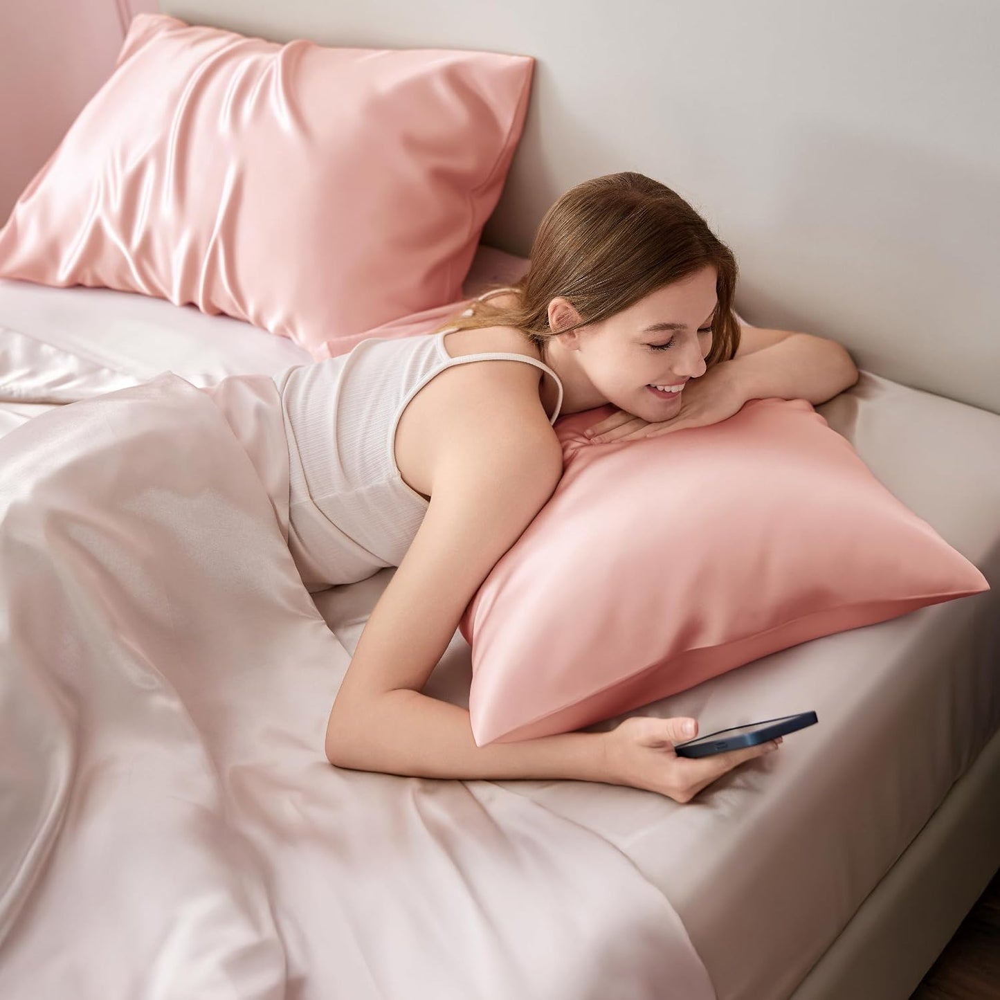 Bedsure Satin Pillowcases, Similar to Silk Pillow Cases Standard Size Set of 2, Pillow Case for Sleeping Women with Envelope Closure, Gifts for Women Men, Peach Pink, 20x26 Inches, 2pcs