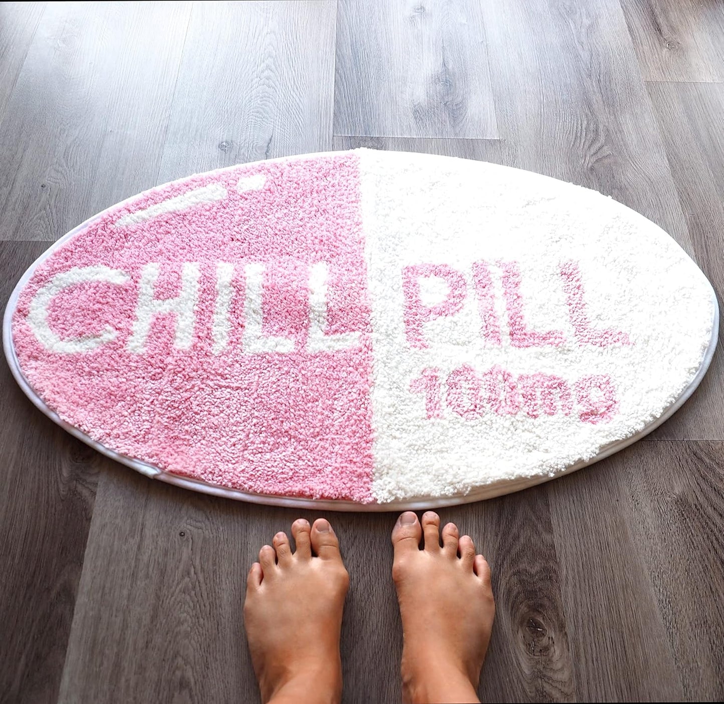 Evovee Pink Chill Pill Rug Funny Bath Mat Cute Bathroom Decor Shower Rugs Funky Bedroom Aesthetic Fun Round Preppy Cool Apartment College Washable Novelty Bathmat Peach Blush