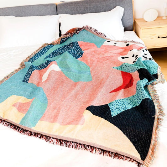 Throw Blanket for Chair Sofa Camping Blanket Multifunctional Tapestry Decorative -Reversible Comfy Breathable All Seasons Couch Bedroom Decor (Pink)