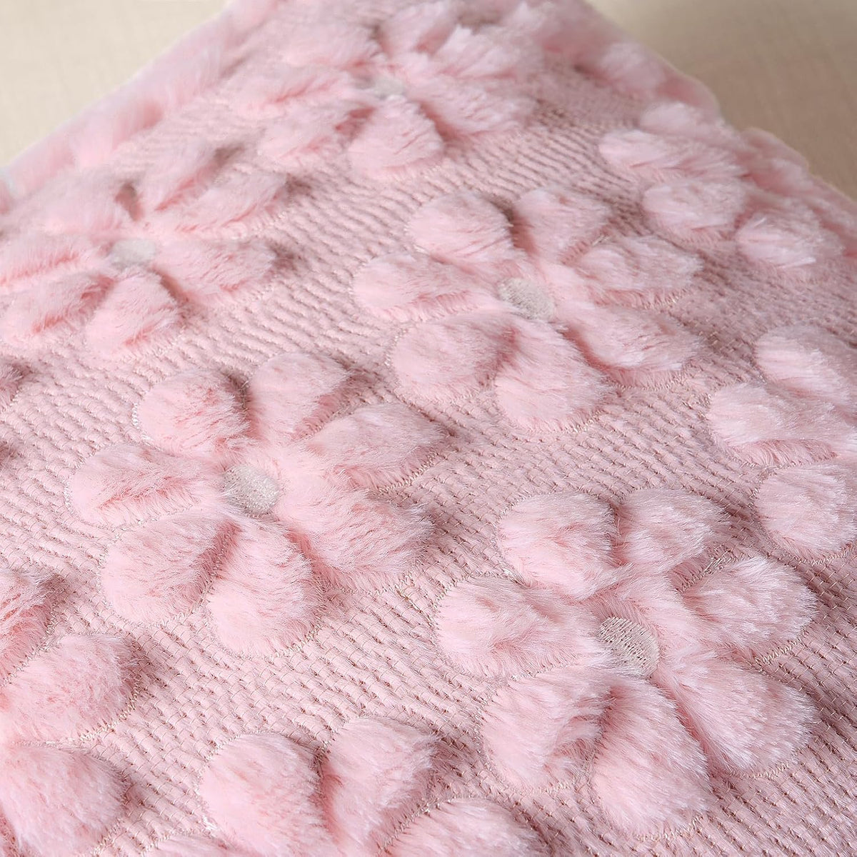 Spring Decorative Throw Pillow Covers 16 x 16 Inch Set of 2, Farmhouse Summer Floral Daisy Soft Faux Fur Cushion Covers, 3D Pillow Cases for Couch Bedroom Living Sofa Room Home Decor, Pink