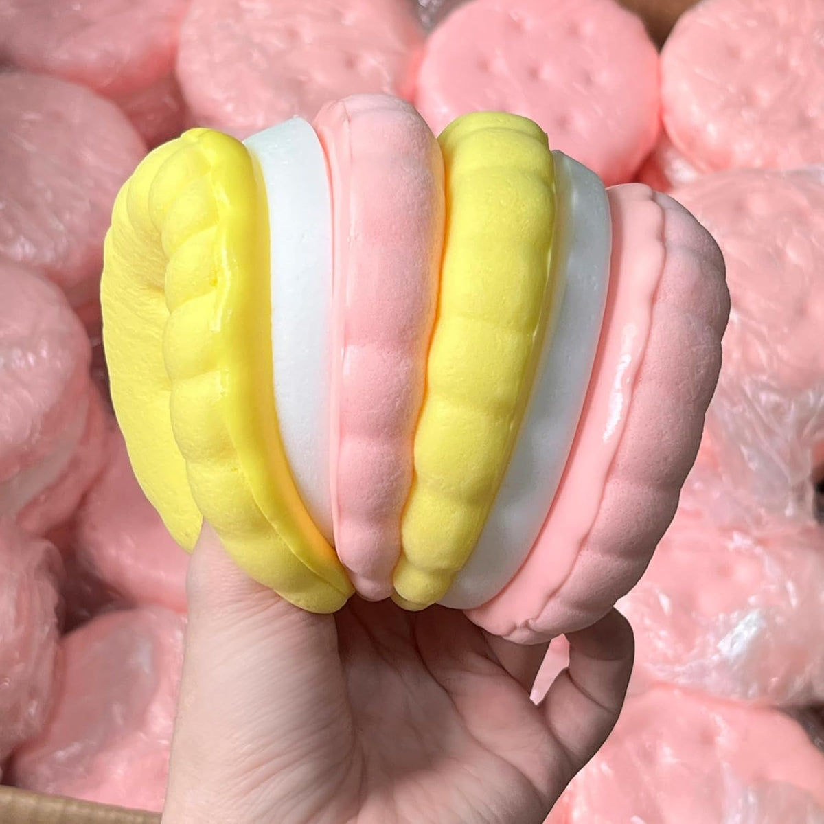 3.5 Inch Slow Rising Squishy Toys, Super Soft Cookie-Shaped Slow Rising Squishies, 3 Layers Realistic Sandwich Cookie Squeeze Toy, Food Squishies for Decompression Stress Relief (Pink)