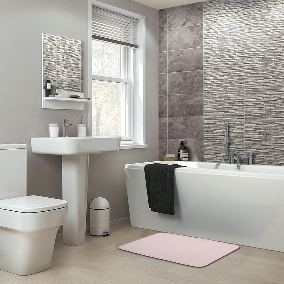Minimalist Solid Plain Pale Pink Bathroom Rug, Non Slip & Soft Absorbent Bath Mat Carpets for Bathroom 16" x 24"