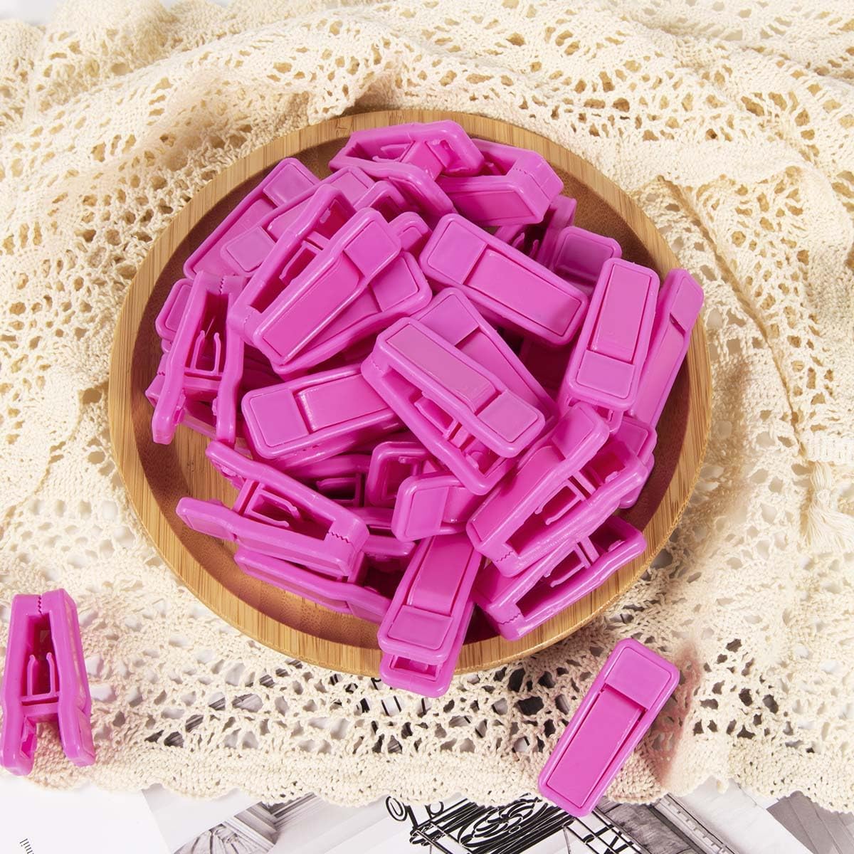 40 Pcs Plastic Baby Hanger Clips Slim-line Finger Clips Set for Clothes Hanger Velvet Hanger (Pink)