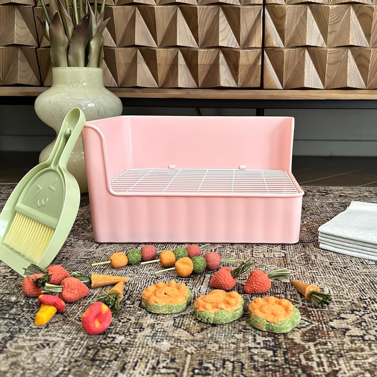Large Rabbit Litter Box Bunny Potty Training Corner Litter Pan Comes with Liners Rabbit Pee Pads, Small Animal Bedding Toilet for Guinea Pig, Ferret, Hamster, Bunnies (Pink)