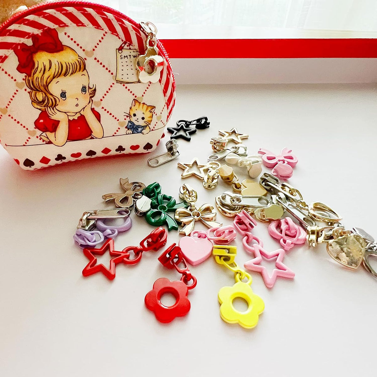 10 Yards Sewing Zipper Tapes with 40 pcs Assorted Charm Pulls Bulk Nylon Coil Zippers for Bags and Purses Tailor DIY Craft Sewing Supplies (#3 Pink)