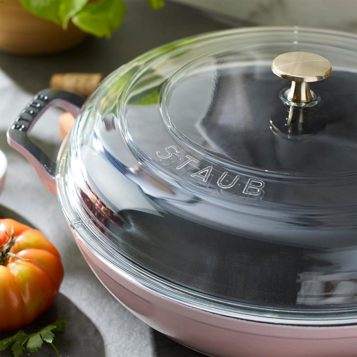 Cast Iron 3.5-qt Braiser with Glass Lid - Peony Pink