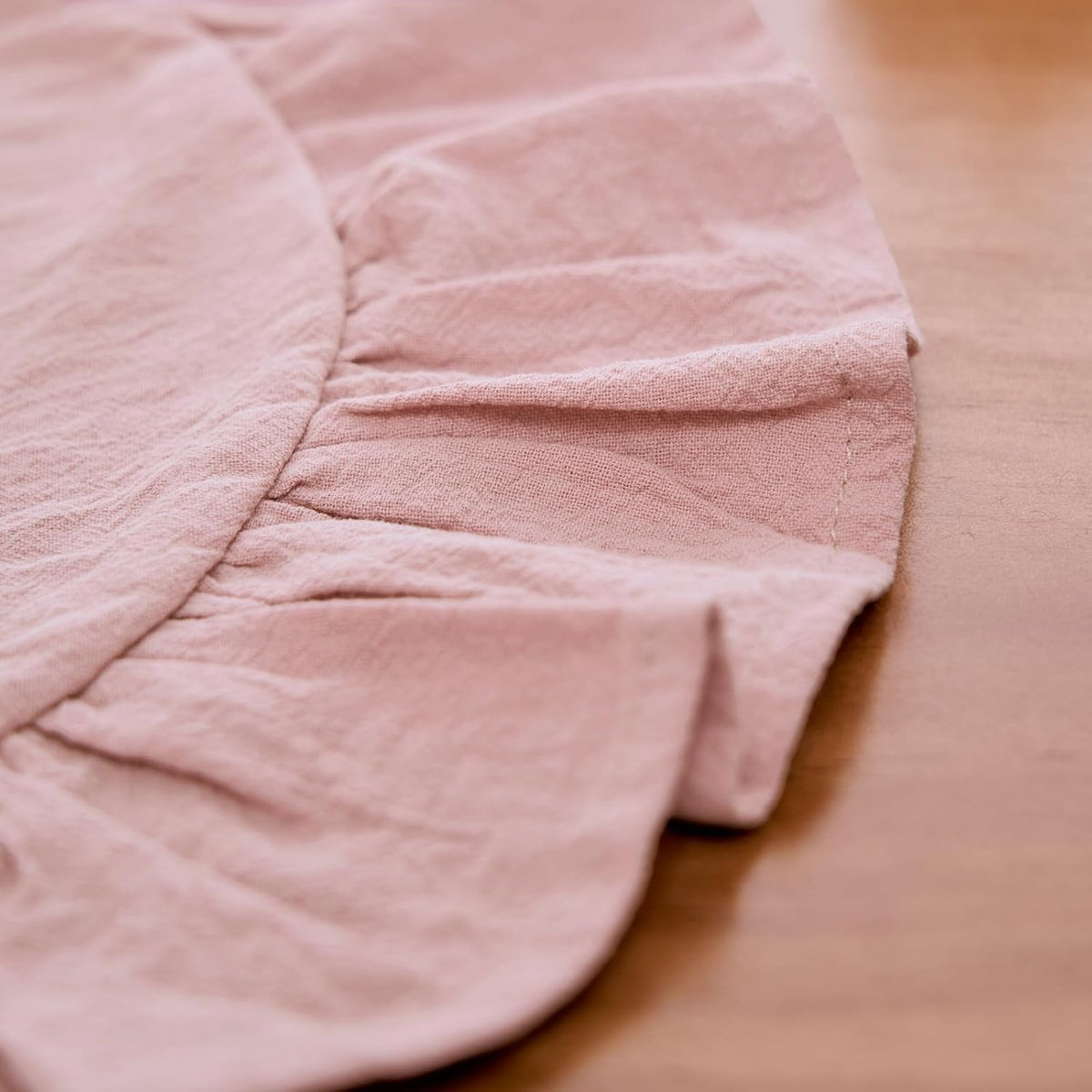15 Inch Boho Pink Cotton Placemats Set of 4, Round Ruffles Place Mats Washable Table Mats for Kitchen Dining Party Table Decor (Pink,Diameter 15")