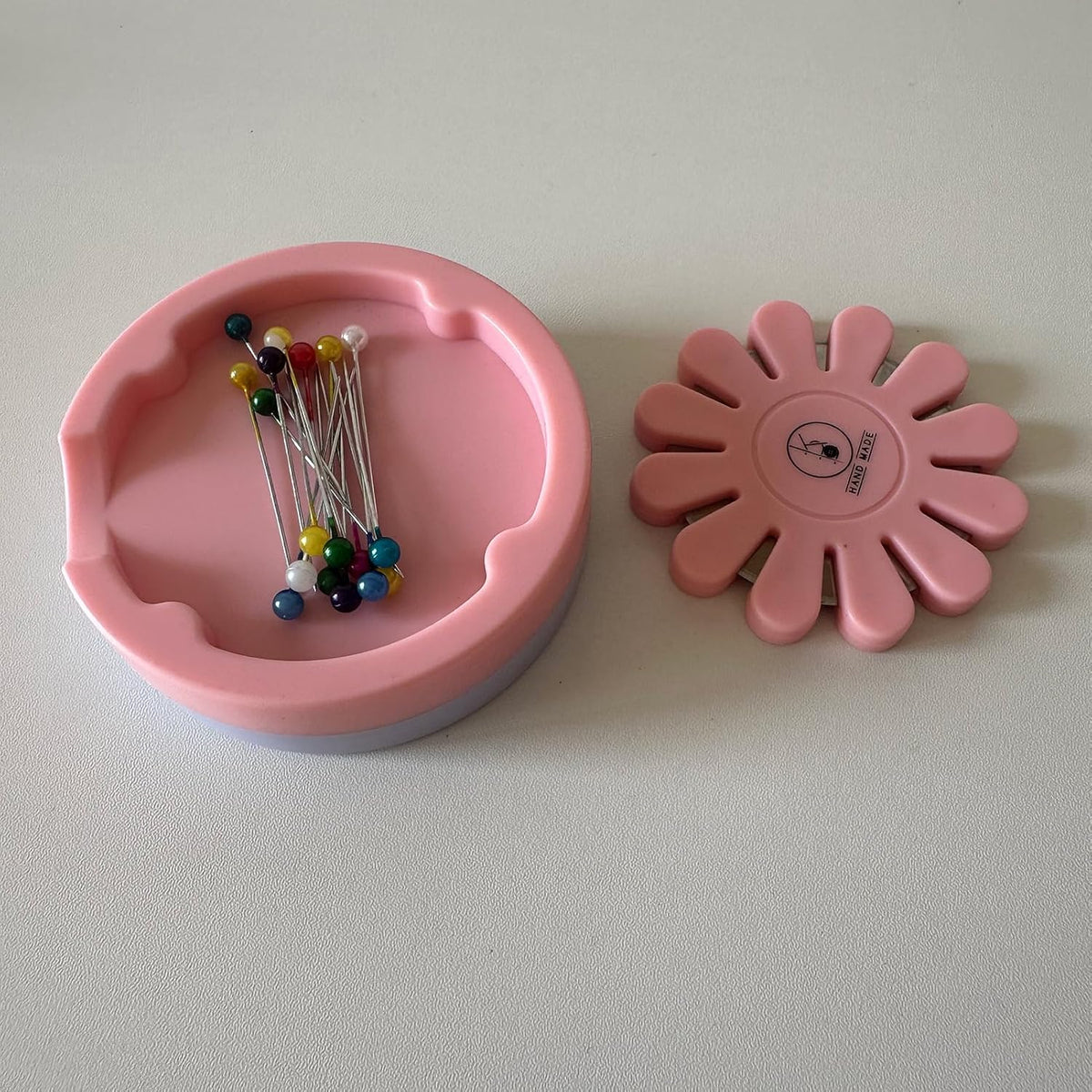 Thread Cutter Thread Cutting Tools Quilting Supplies for Sewing Seam Magnetic Pins Holder-Pink(The Blade is not Removable)