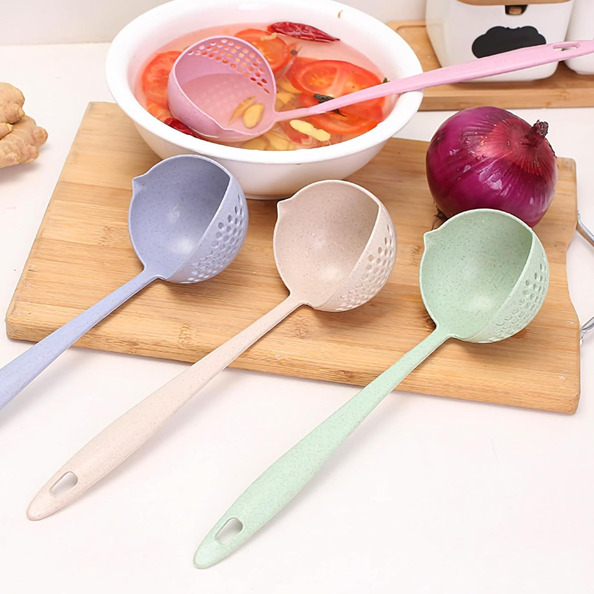 2 in 1 Soup Ladle for Kitchen, Ladle Spoon Soup Strainer with Long Handle for Cooking Easy Serving (Pink)