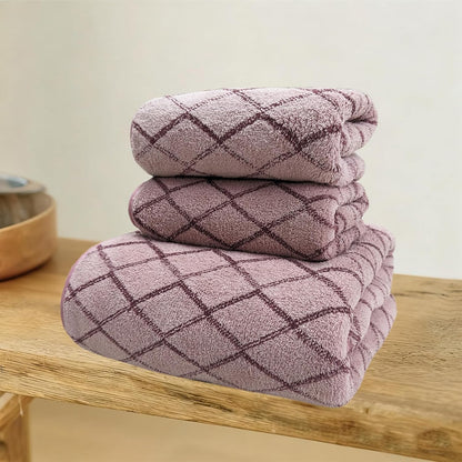 3-Piece Towel Set Bath and Hand Towels, Pink Checkered Print, Coral Fleece, Super Absorbent & Quick-Drying for Bathroom, Gym, Guest Use (1 Bath Sheet + 2 Hand Towels)