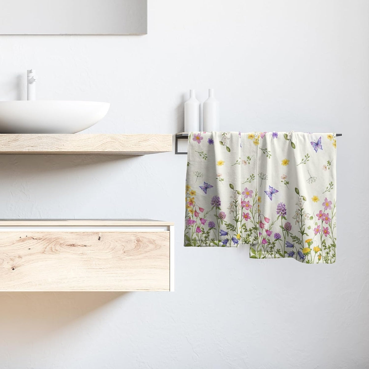 Spring Green Floral and Butterfly Hand Bath Towel Set of 2 Soft Absorbent Wildflower Flowers Print Dishtowel Pink Purple Flowers Tea Towels Cooking Wash Cloth for Kitchen Bar Gym Spa Decor 14x28 Inch