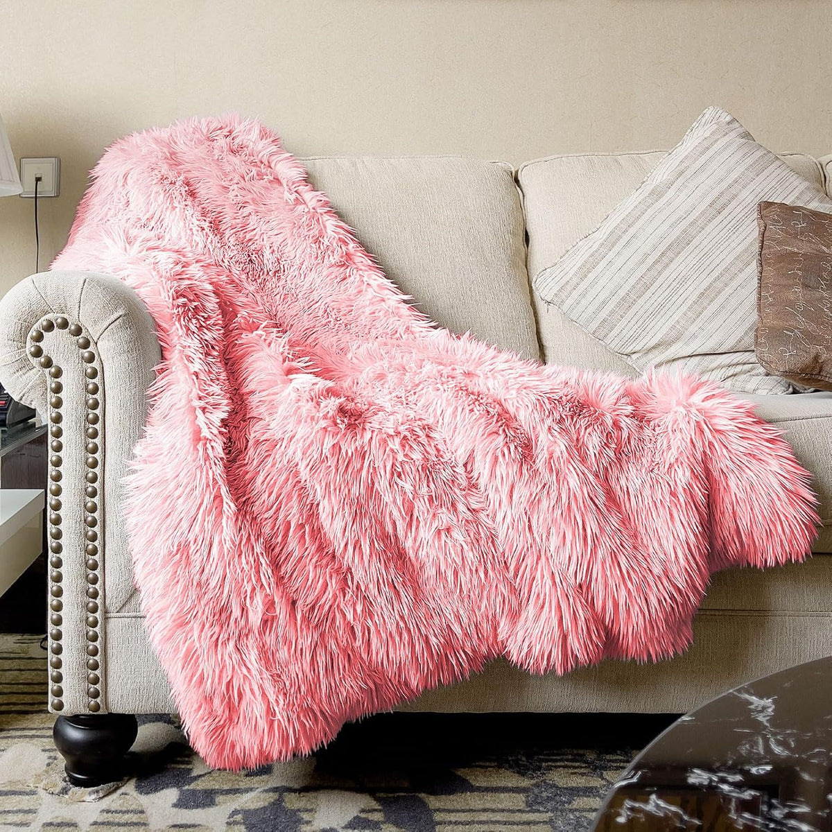 JONIYEAR Extra 2.8" Long Hair Fluffy Faux Fur Throw Blanket 50" x 60", Luxury Soft Decorative Fuzzy Furry Blankets for Couch, Cozy Plush Shaggy Blankets for Sofa Bed, Cute Lovely Blanket for Pet, Pink