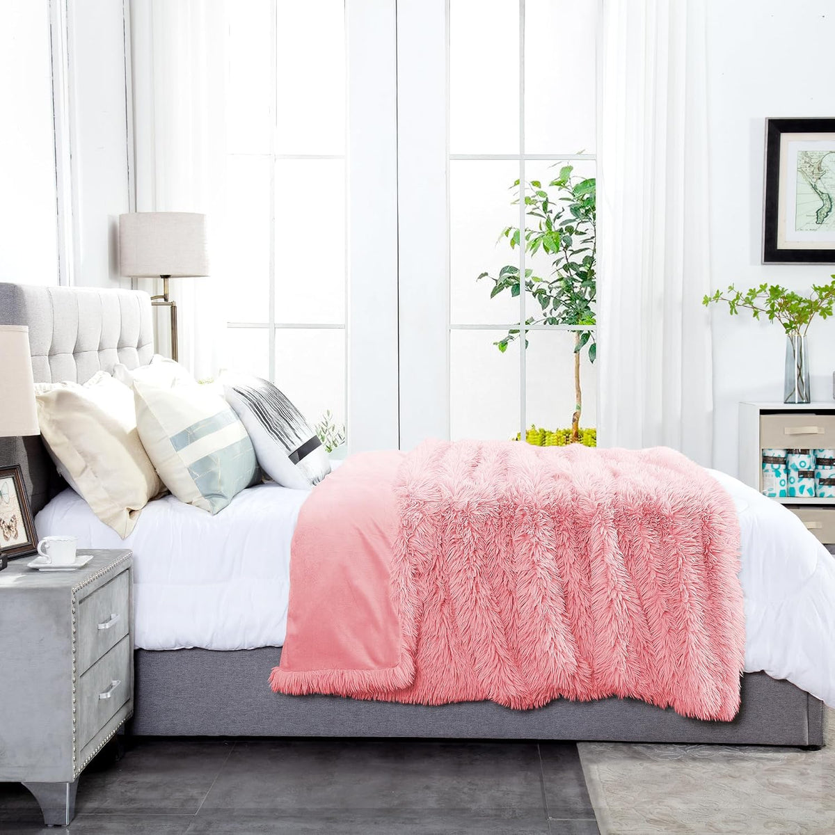 JONIYEAR Extra 2.8" Long Hair Fluffy Faux Fur Throw Blanket 50" x 60", Luxury Soft Decorative Fuzzy Furry Blankets for Couch, Cozy Plush Shaggy Blankets for Sofa Bed, Cute Lovely Blanket for Pet, Pink