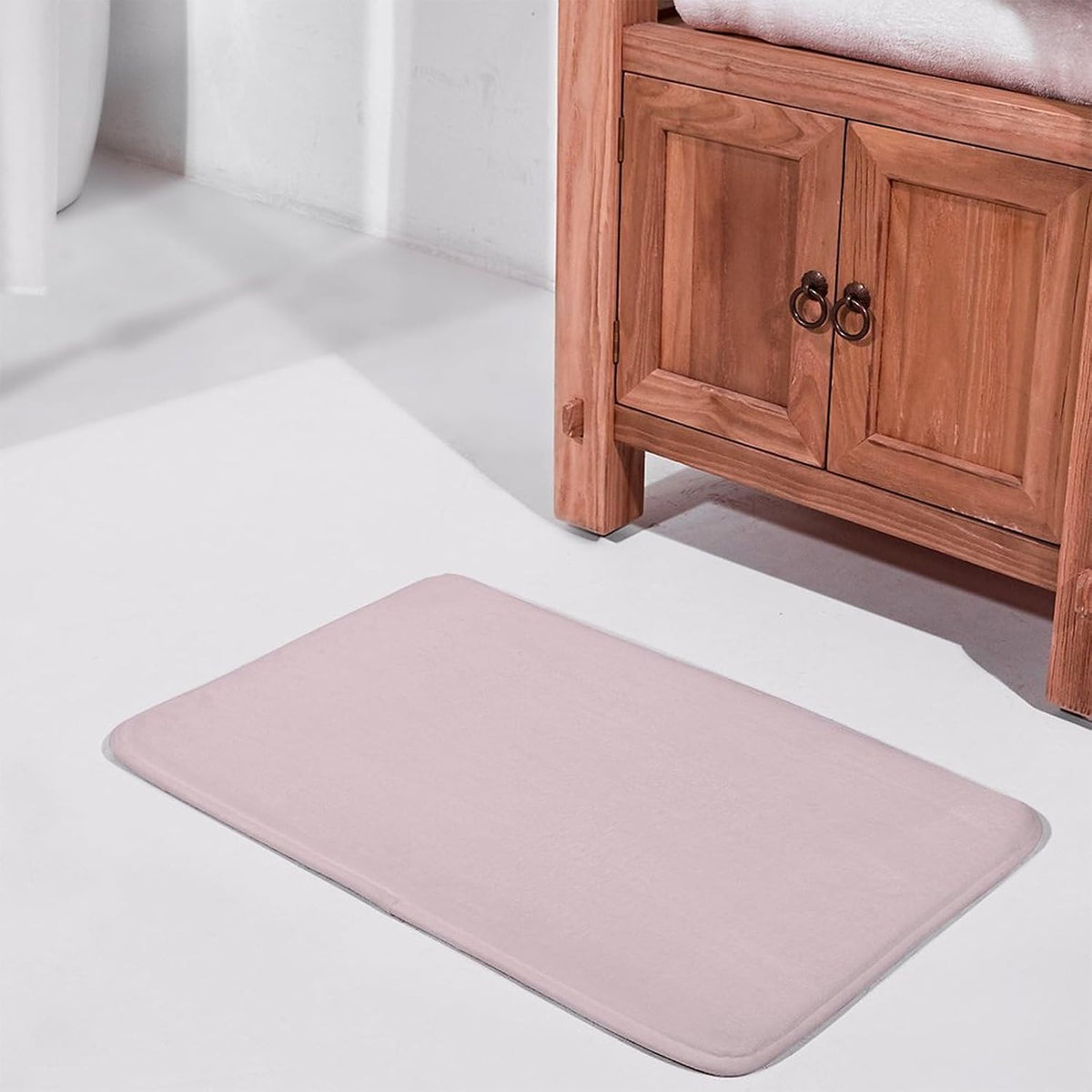 Luxury Bathroom Rugs Non Slip & Absorbent Bath Mat, Pale Pastel Pink Solid Color Soft Bath Rug Carpets for Bathroom, 16 x 24inches
