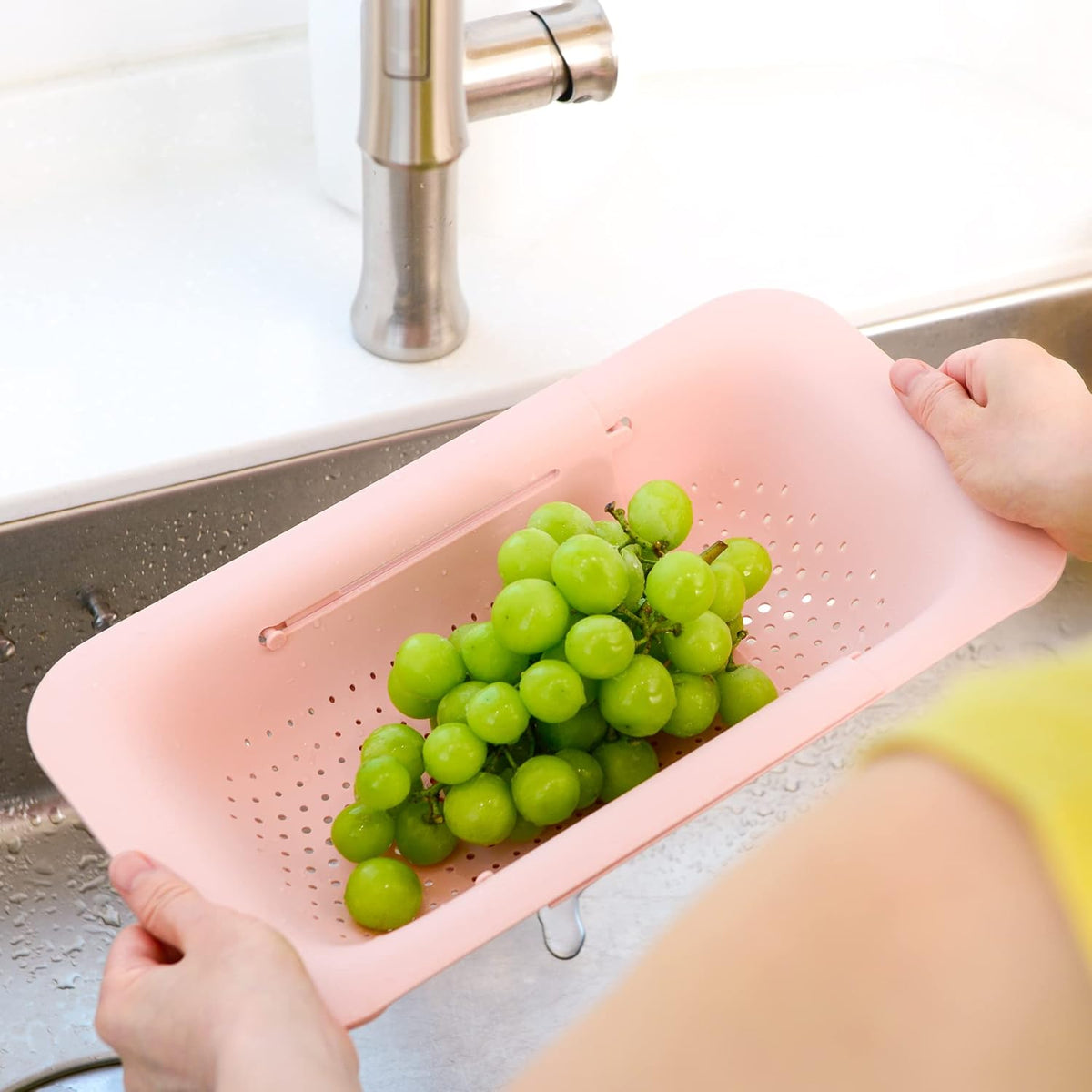 Over Sink Colander, Extendable Kitchen Strainer, 2-Pack, Pink
