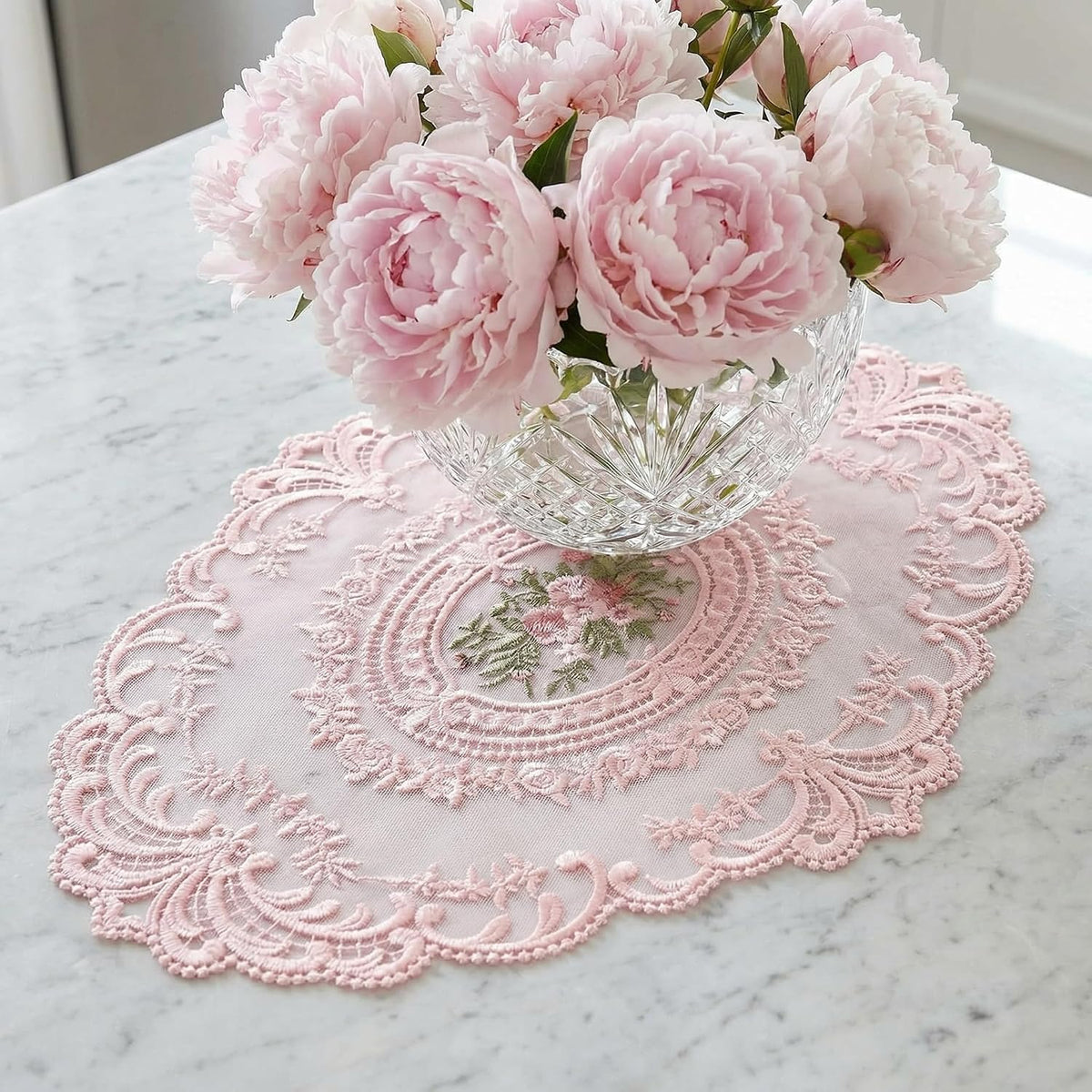 2Pcs Lace Placemats French Style Retro Placemats Pink Doilies Table Runner Lace Dresser Scarves Cup Mat Table Runner with Pink Flowers Doilies
