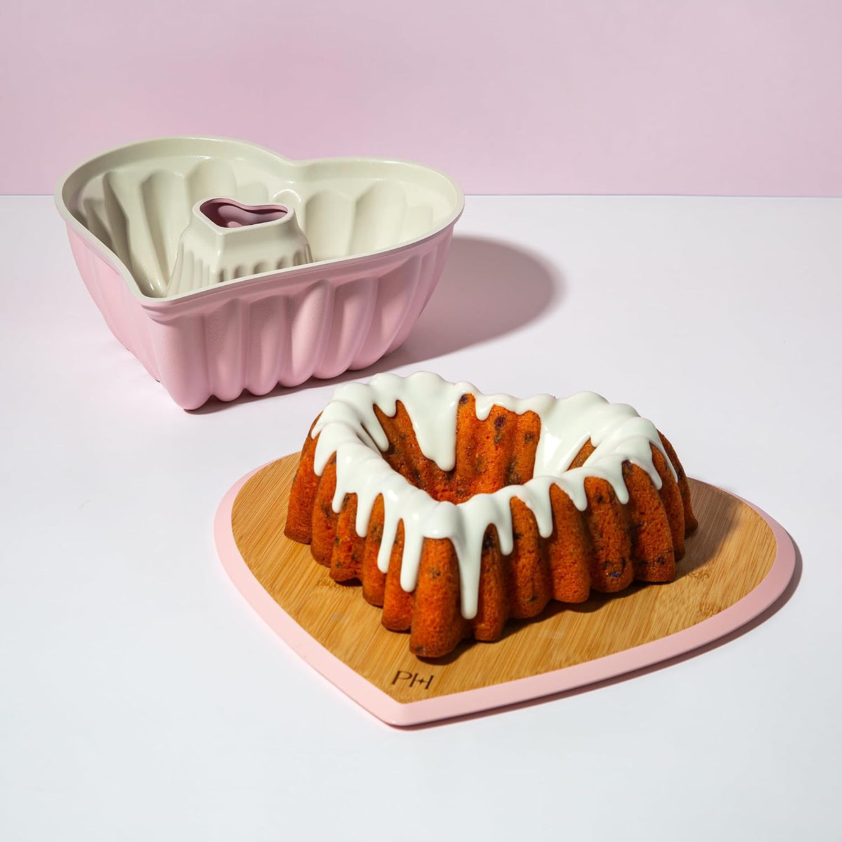 Paris Hilton Heart Shaped Fluted Cake Pan, Cast Aluminum with Clean Ceramic Nonstick Bakeware Fluted Tube Pan, Dishwasher Safe, Made without PFAS, PFOA, PFOS & PFTE, 9-Inch, Pink