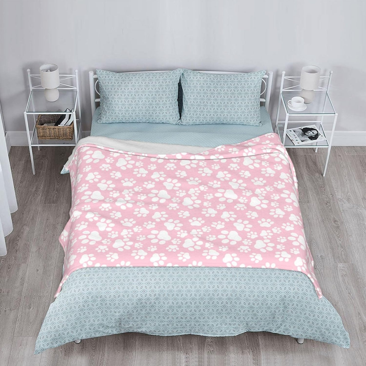 Cute Dog Paws Pink Fleece Throw Blanket Ultra Soft Cozy Pet Animal Footprints Decorative Flannel Blanket for Home Bed Couch Chair Travel 40x30in