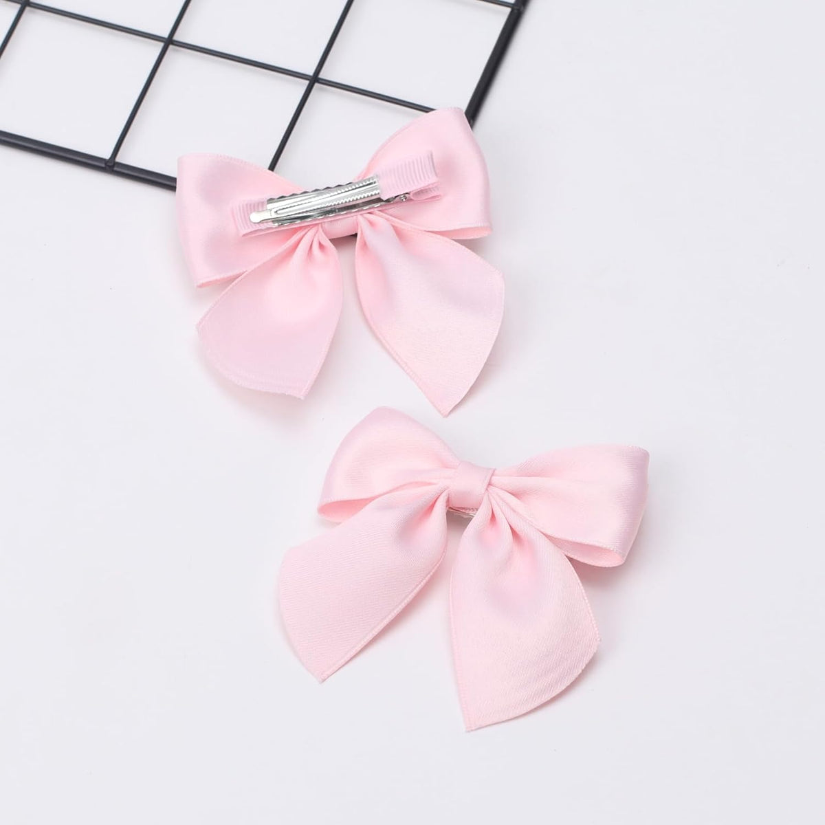 3.5 Inch Cheer Bow Clips for Women Girls Thick Ribbon Boutique Alligator Clips with Tails Hair Accessories for Older Kids Children Young Girls 2 Pcs (Light Pink)