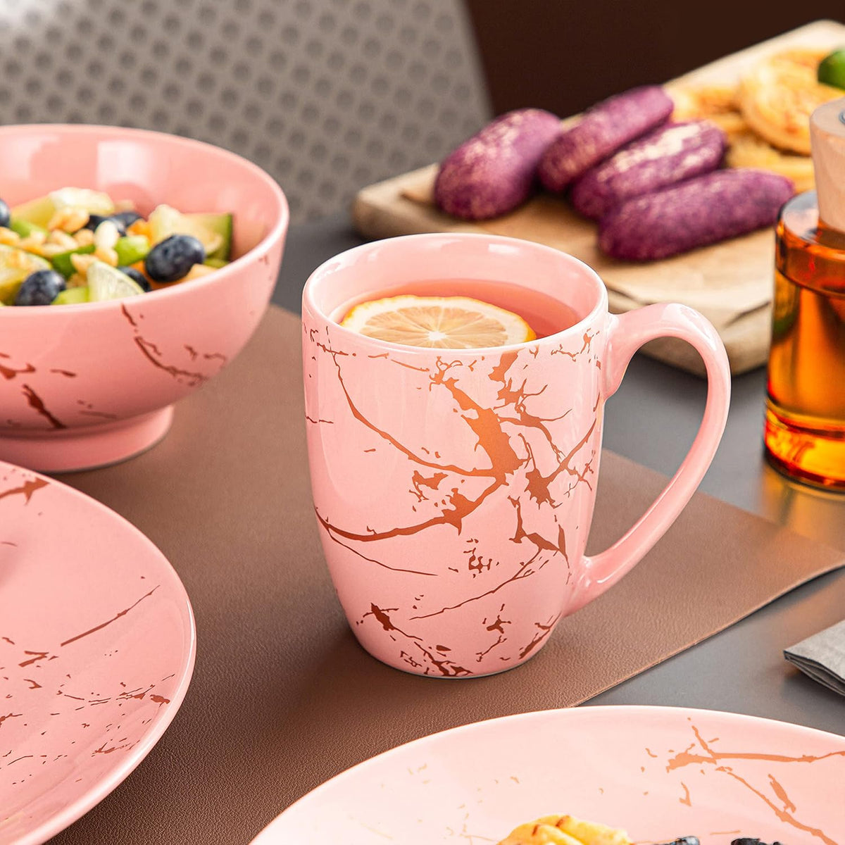 Pink Dinnerware Set for 4, 16 Piece Porcelain Dish With Plates, Bowls and Mugs, Gold Splash Glaze Round Modern Ceramic Dinner Set, Dishwasher Microwave Safe