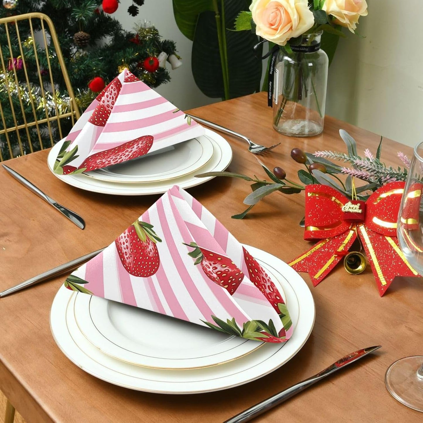 susiyo Strawberry Seamless on Pink Striped Cloth Napkins 4 Pcs 20x20 inch Polyester Cocktail Napkins for Dinner Decorative
