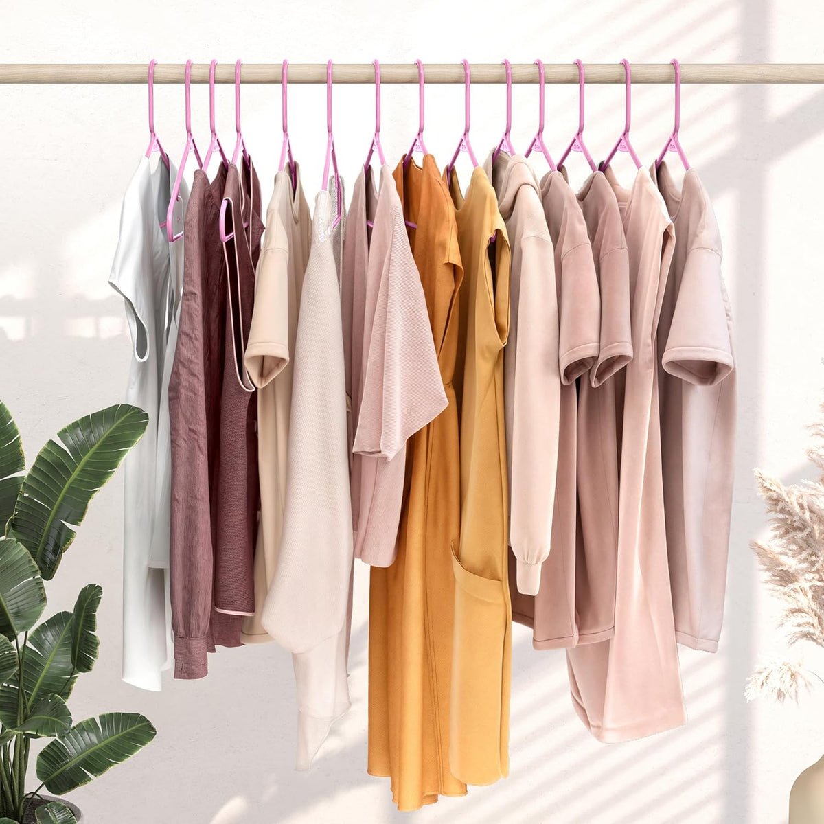 Plastic Hangers 20 Pack Pink - Clothes Hangers - Makes The Perfect Coat Hanger and General Space Saving Hangers for Closet and New Apartment Essentials - Percheros Ganchos para Colgar Ropa Hangars