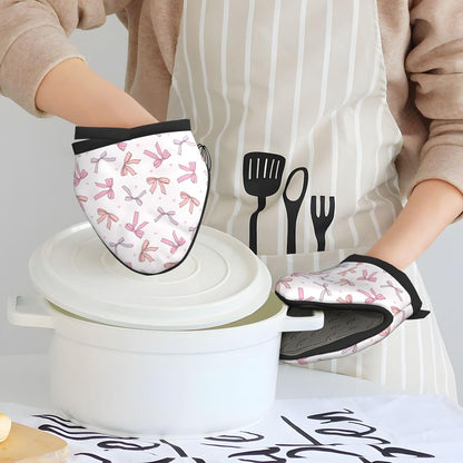 Cute Coquette Bows Pink Mini Oven Mitts Non-Slip Silicone Grips Heat Resistant Kitchen Gloves for Cooking & Baking 5.9"x5.9"