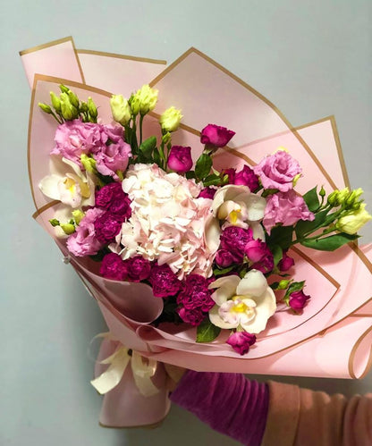 20 Sheets Flower Wrapping Paper - 22.4 x 22.4 inch Dusty Pink with Gold Edge Water-Resistant Floral Bouquet Wrapping Paper, Florist Supplies Packaging Paper for Wedding Birthday Gift DIY
