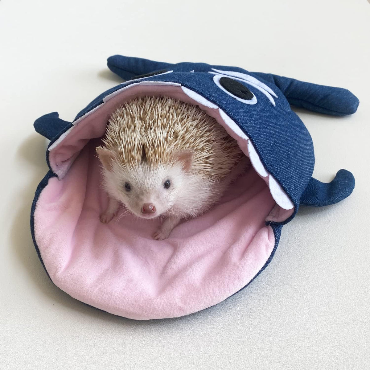 Shark Fleece Cuddle Sack Sleeping Bag Pouch Hideout Cave Sleeping Bag for Hedgehog Baby Guinea Pig Hamster Rat Ferret Squirrel Small Animal Bed (Pink)