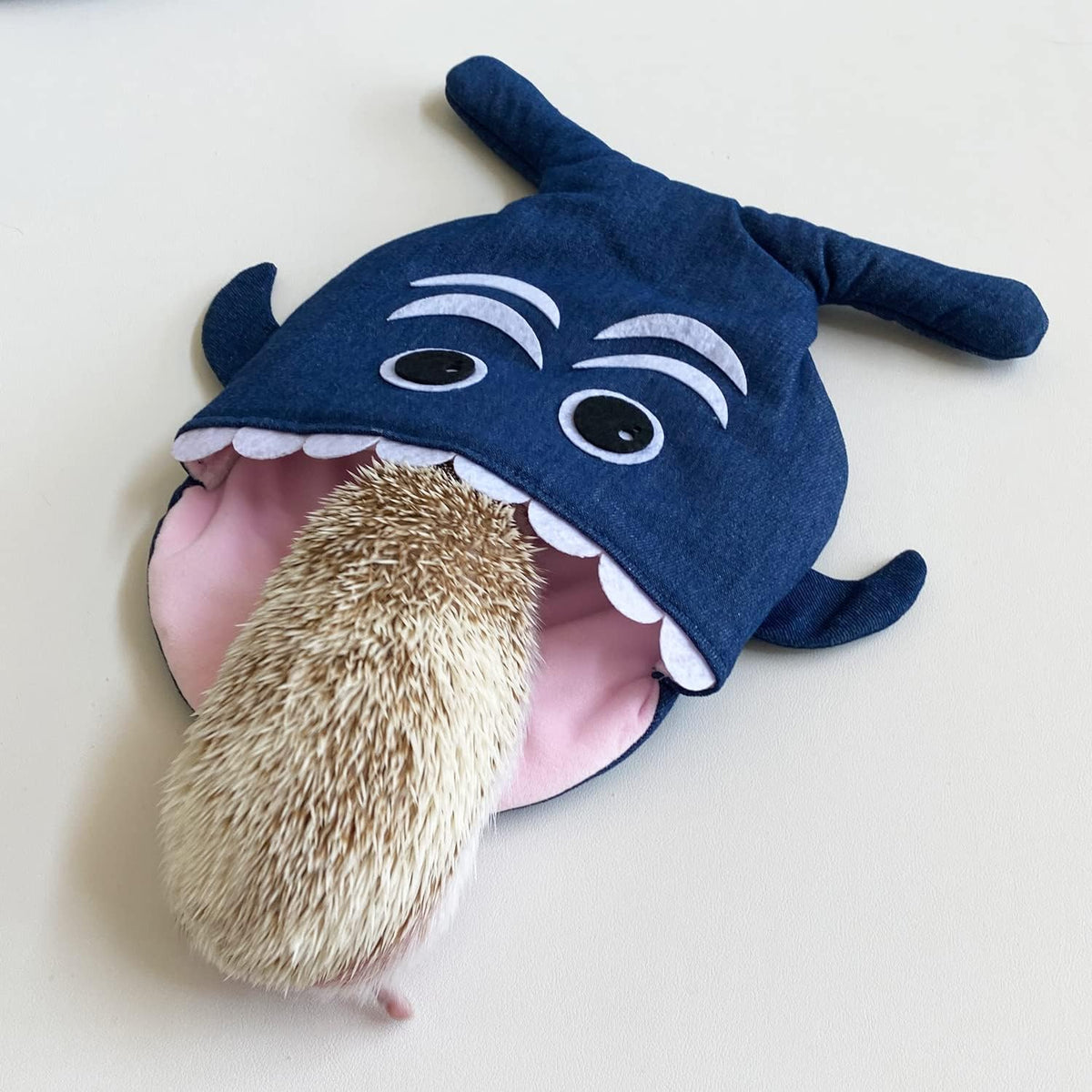 Shark Fleece Cuddle Sack Sleeping Bag Pouch Hideout Cave Sleeping Bag for Hedgehog Baby Guinea Pig Hamster Rat Ferret Squirrel Small Animal Bed (Pink)