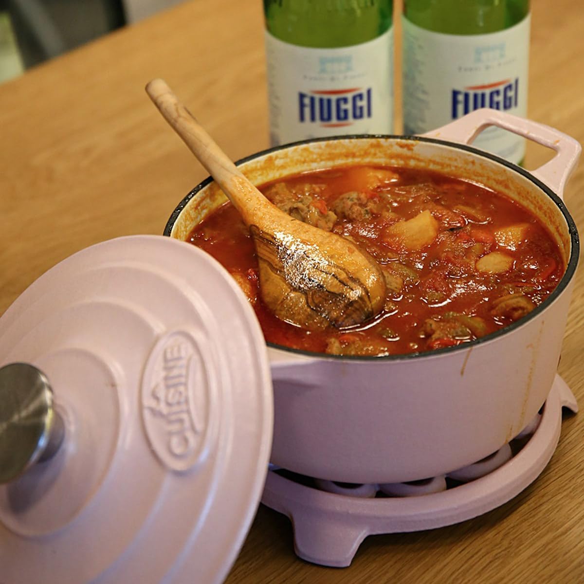 La Cuisine Enameled Cast Iron Dutch Oven Casserole Pot with Lid Internal Glossy Cream White Enamel Coating 3.75 QT 9.5" /24cm Ø. For GlassTop Stove, Oven-Safe, PFOA Free, Pink