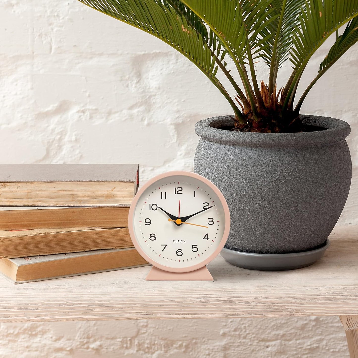 4.5" Battery Operated Antique Retro Analog Alarm Clock, Small Silent Bedside Deskclock with Light Function, Non-Ticking Tableclock Decor for Living Room, Bedroom, Bedside, Shelf (Pink)