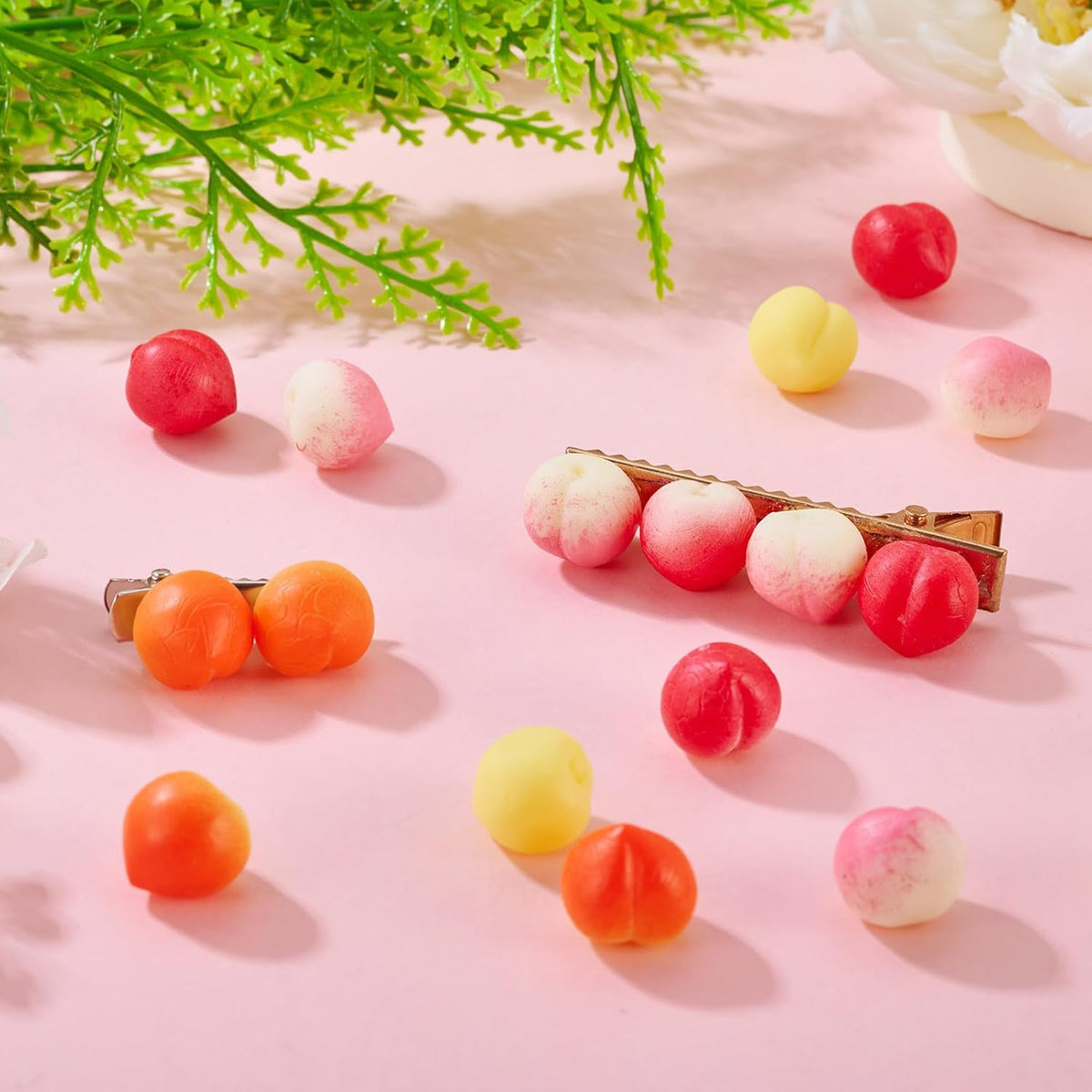 30pcs Tiny Peach Figurine Miniature Peaches Fake Peach Decoration Fruit Miniature Micro Landscape Garden Dollhouse Simulation Fruit for Home Kitchen Party Decoration 13mm