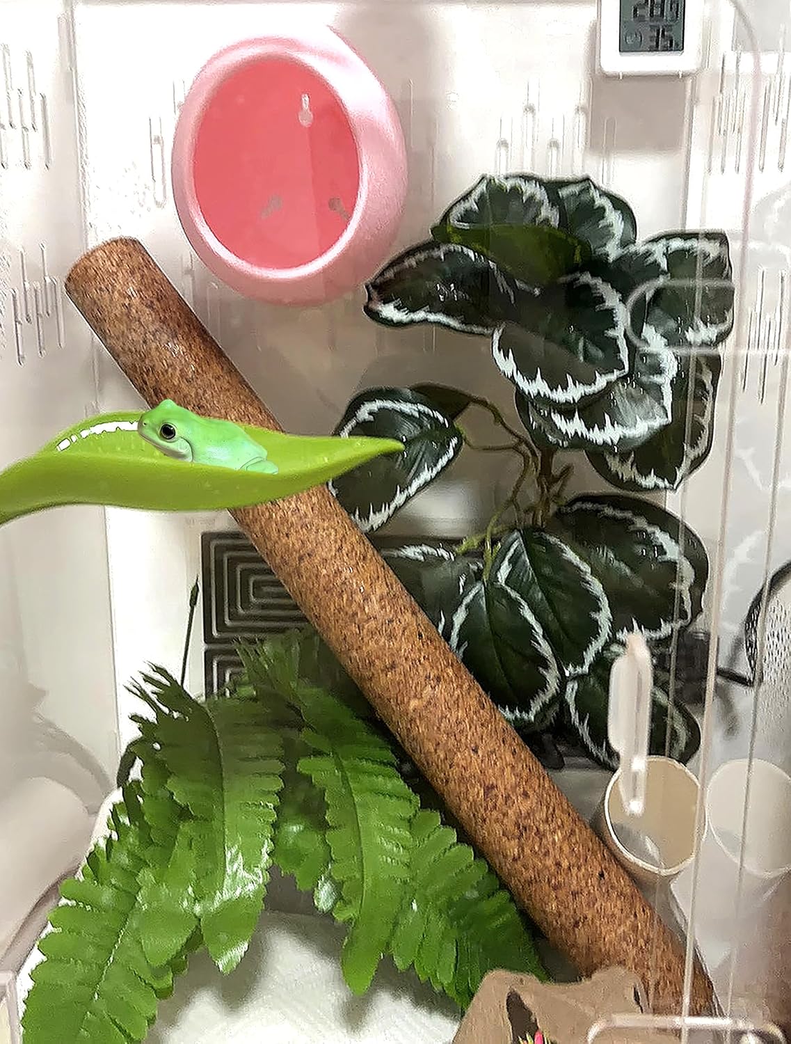 Reptile Hide Cave Plastic Egg Shape Hideout, Gecko Hide with Strong Suction Cups Climbing Toys Reptile Shelter Sleeping Cave for Arboreal Reptiles, Frogs, Spiders Terrarium Decor - Pink