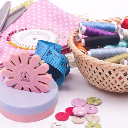 Thread Cutter Tool for Sewing, Flower Thread Cutting with Stand Quilting Supplies for Sewing Tools Magnetic Pins Holder Chain Piecing Blade Not Removable (Pink Case)