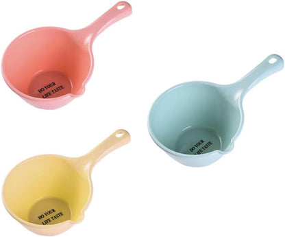 3pcs 3pcs Large PP Water Scoop for Home and Kitchen Practical Long Handle Ladles in Khaki, Light Pink, and Light Blue with Smooth Surface Easy to Clean for Bathing, Washing