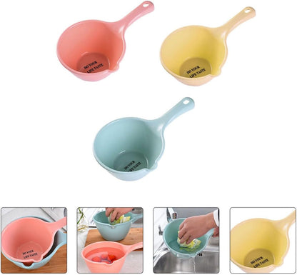 3pcs 3pcs Large PP Water Scoop for Home and Kitchen Practical Long Handle Ladles in Khaki, Light Pink, and Light Blue with Smooth Surface Easy to Clean for Bathing, Washing