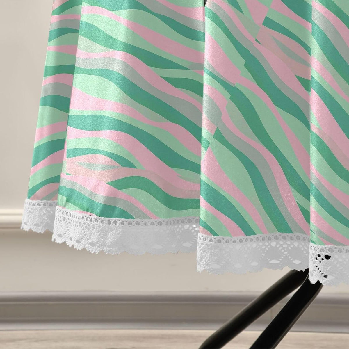 Wave Pattern Green Peach Round Tablecloth Fabric 60 Inch Long Washable Polyester Lace, Circle Tablecloth Table mat Protective for Picnic Restaurant Picnic