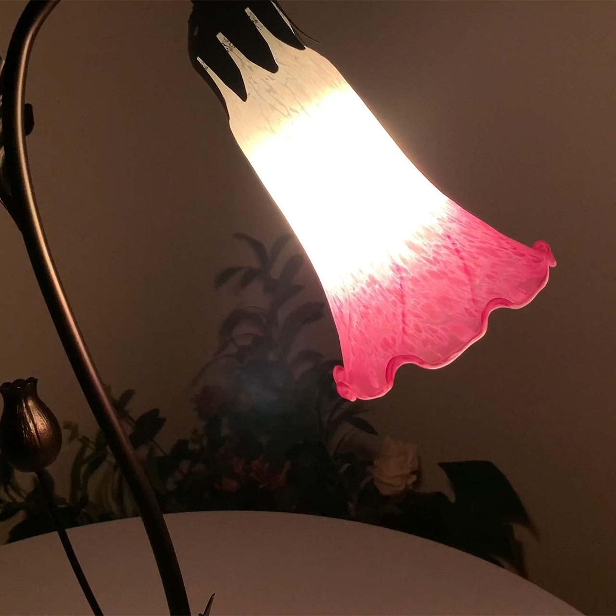L10846 Lily Flower Blown Glass Accent Table Lamp for Living Room Bedroom Decoration (1-Light, Pink)