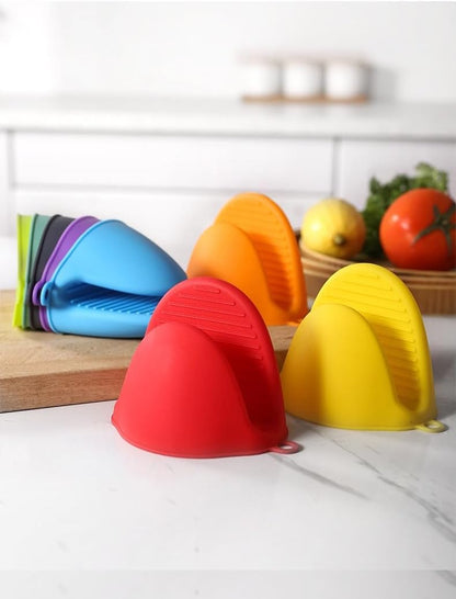 4PCS (2 Pairs) Silicone Oven Mitts, Heatproof Mini Cooking Gloves for Pizza Stone/Air Fryer/Grill, Non-Slip Compact for Baking, Cooking (Light Green&Pink)