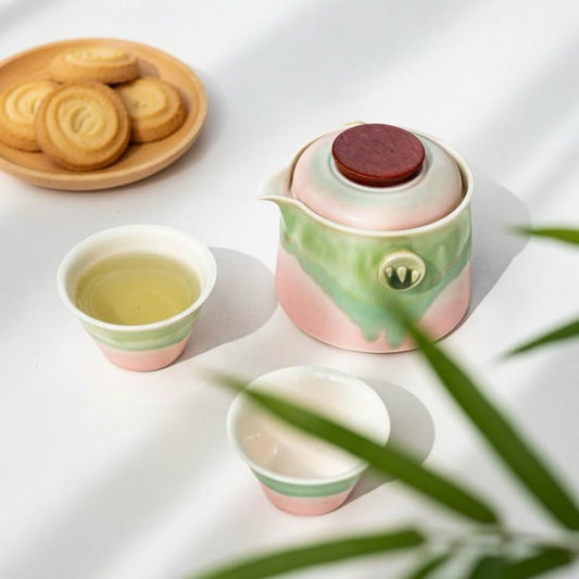 Hermit Life Chinese Travel Tea Set, Portable Ceramic Teapot for One to Two, Gongfu Tea Set with Color Gradient Design, 1 Pot 2 Cups, Gift for Tea Lovers (Pink&Pistachio Green)