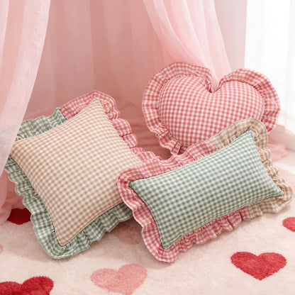 Ruffled Checkered Love Throw Pillow, Decorative Grid Cushions, Heart-Shaped Pillow for Wedding Home Decoration, Insert Included (Pink)