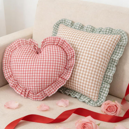 Ruffled Checkered Love Throw Pillow, Decorative Grid Cushions, Heart-Shaped Pillow for Wedding Home Decoration, Insert Included (Pink)