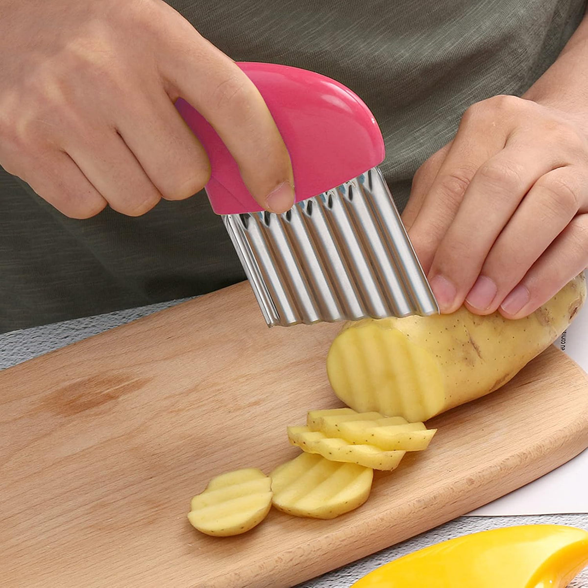 Stainless Steel Potato Crinkle Cutter Knife, Pink