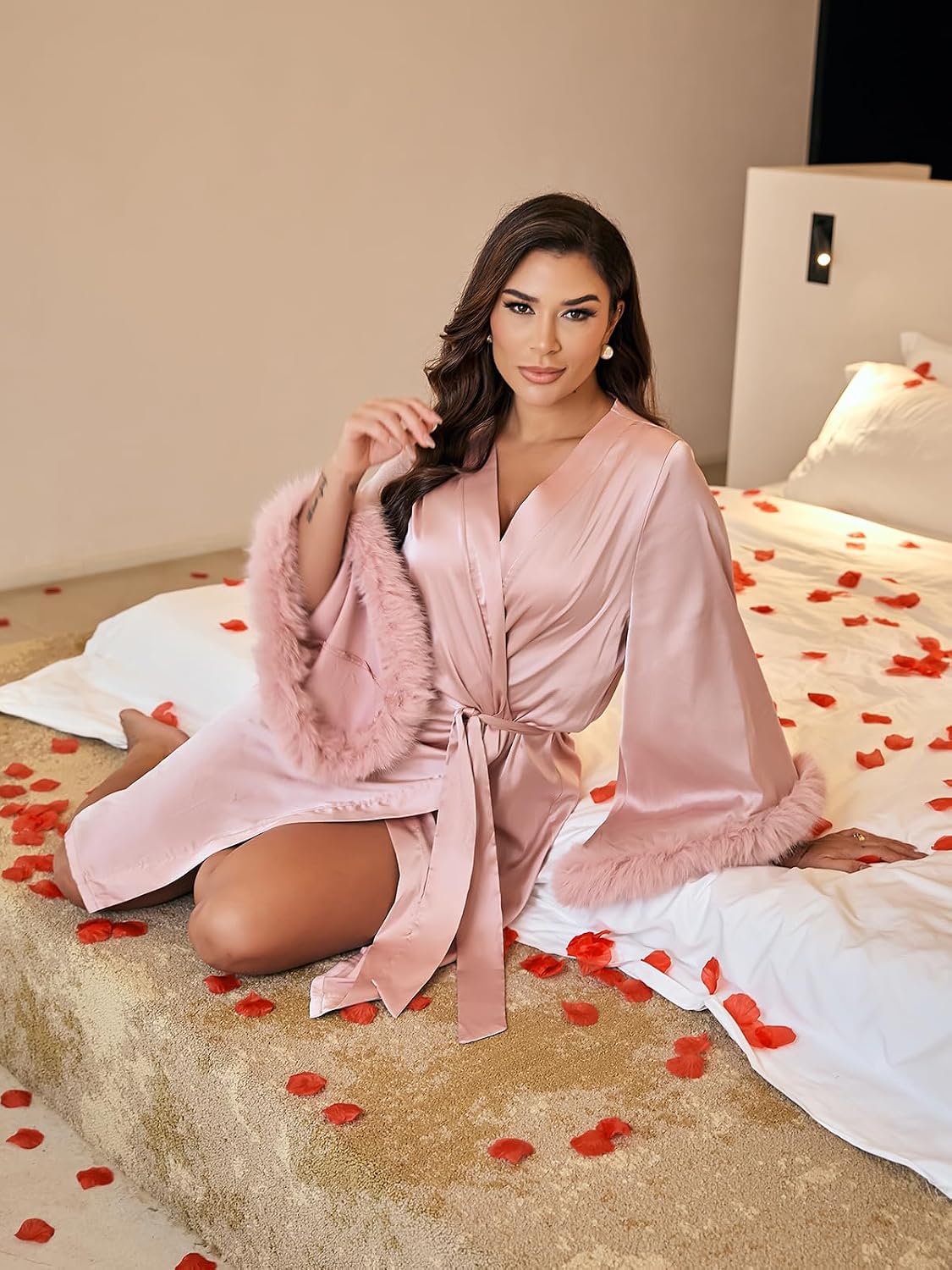 Satin Robes for Women Bridal Bridesmaids Robe Silk Robe with Faux Fur Trim Satin Bell sleeves Wedding Dressing Gown