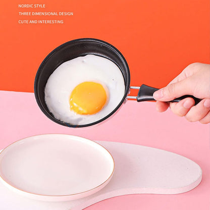 Small Egg Pan, Mini Egg Frying Pan Skillet Stainless Steel Induction Pot Round Breakfast Small Pot with Long Handle 12cm for Home Cooking (Pink)